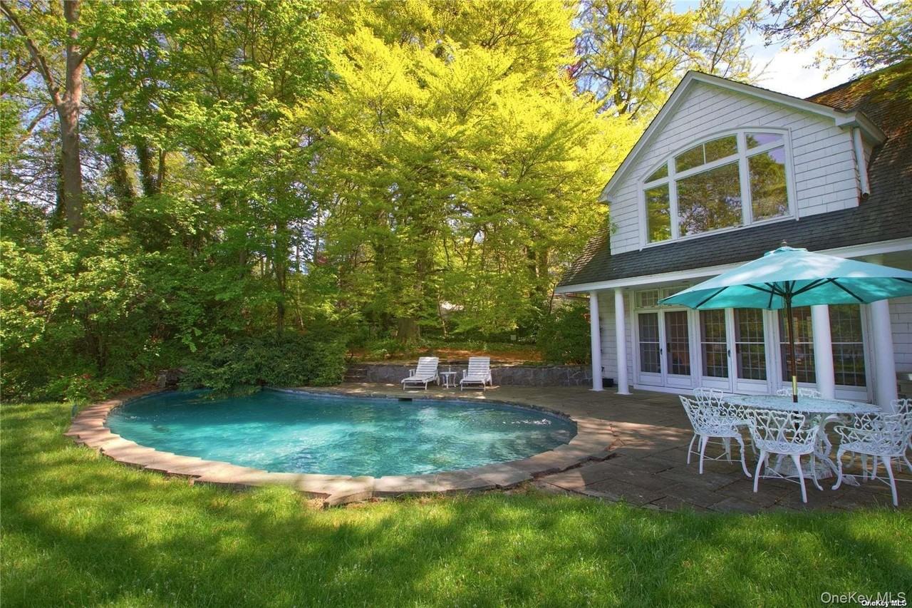 435 Bryant Avenue unit: House - Photo 6 of 15