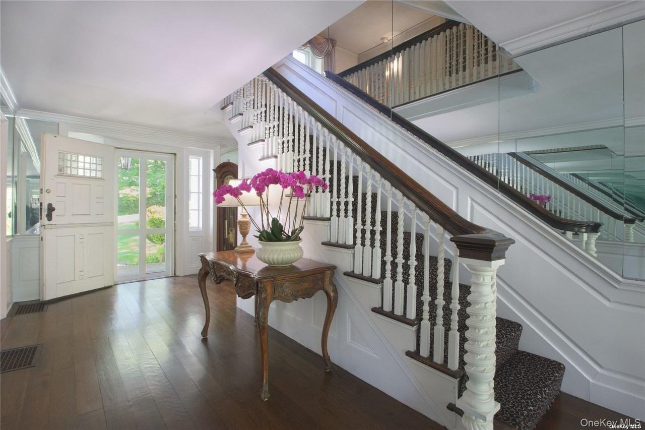 435 Bryant Avenue unit: House - Photo 7 of 15