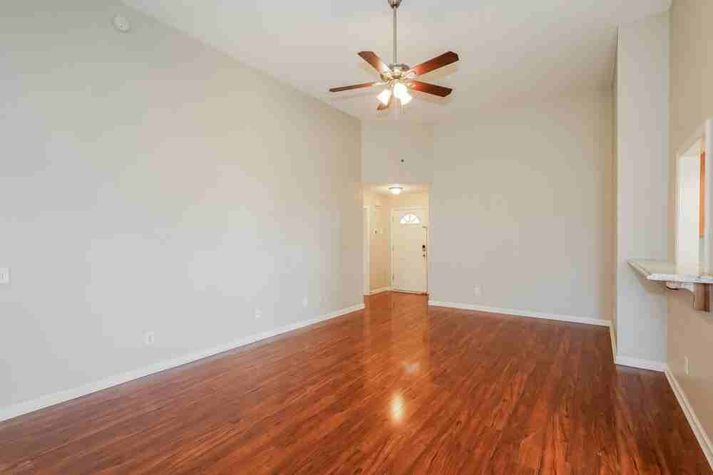 268 Iris Dr - Photo 5 of 18