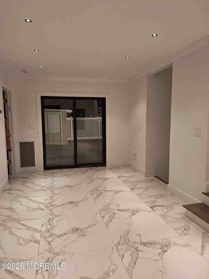 373 Pine St - Photo 5 of 14