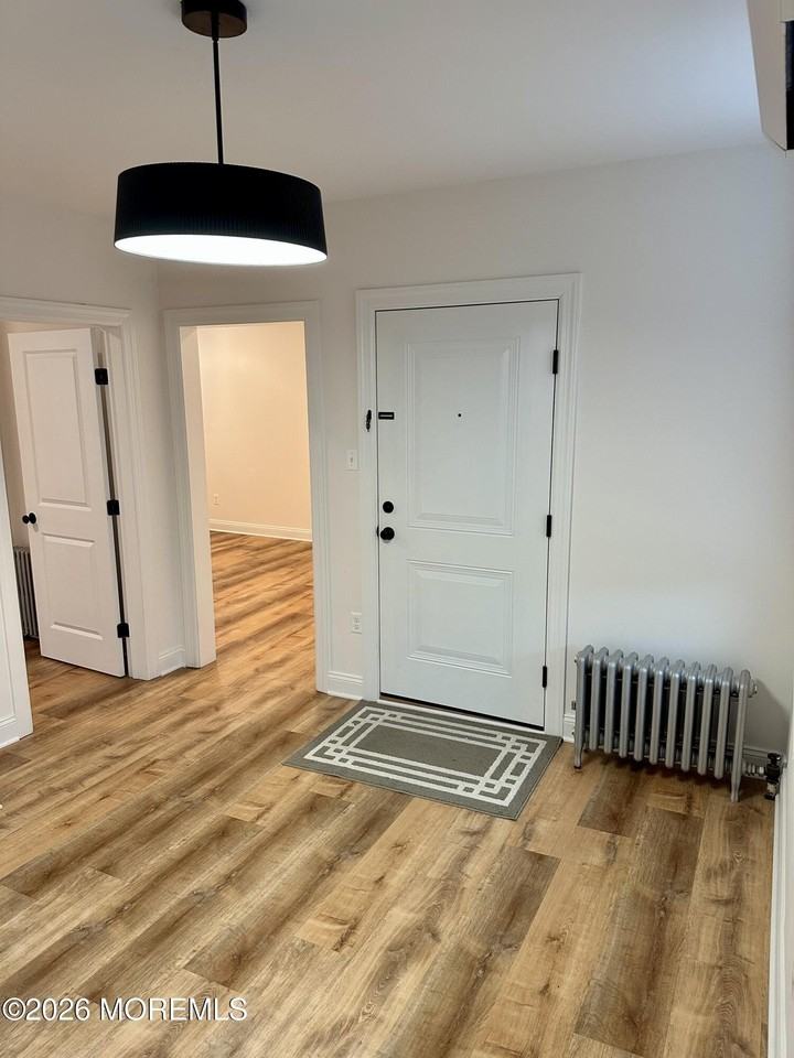 128 King St - Photo 2 of 8