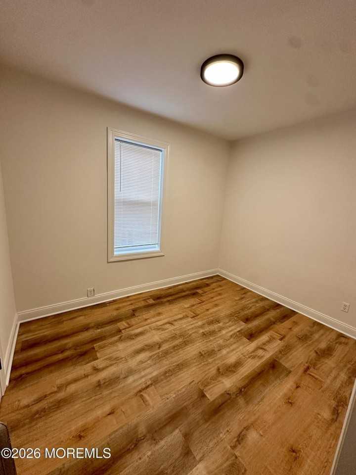 128 King St - Photo 5 of 8