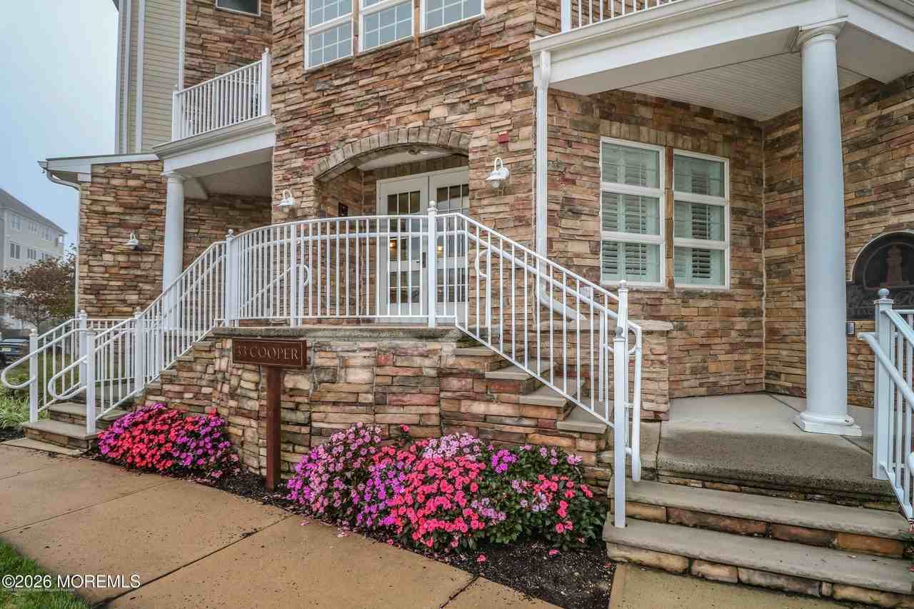 33 Cooper Ave Unit 403 #403 - Photo 2 of 47