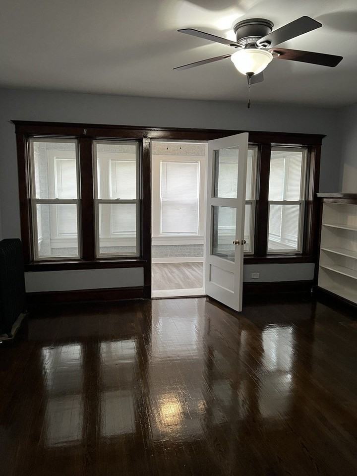 8036 S Green St Apt 1 #1 - Photo 2 of 10