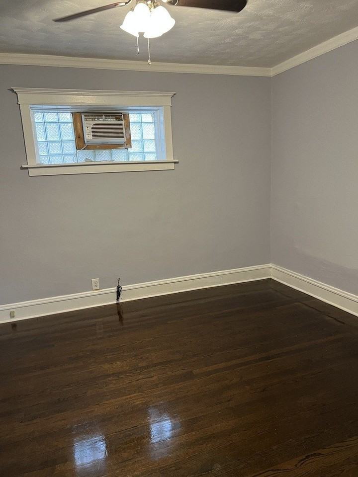 8036 S Green St Apt 1 #1 - Photo 4 of 10