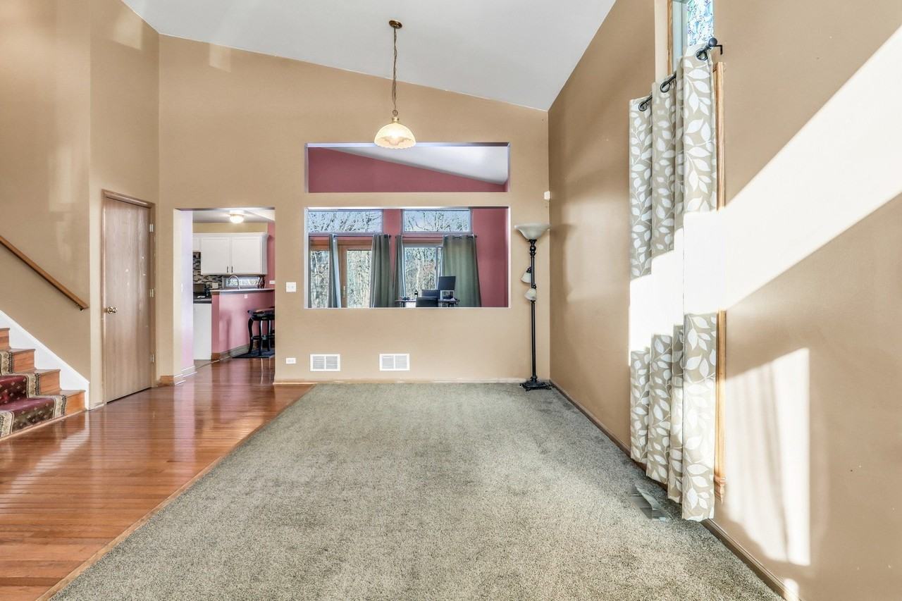 1223 S Elder Ln - Photo 3 of 31