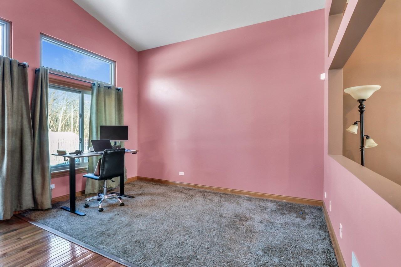 1223 S Elder Ln - Photo 4 of 31