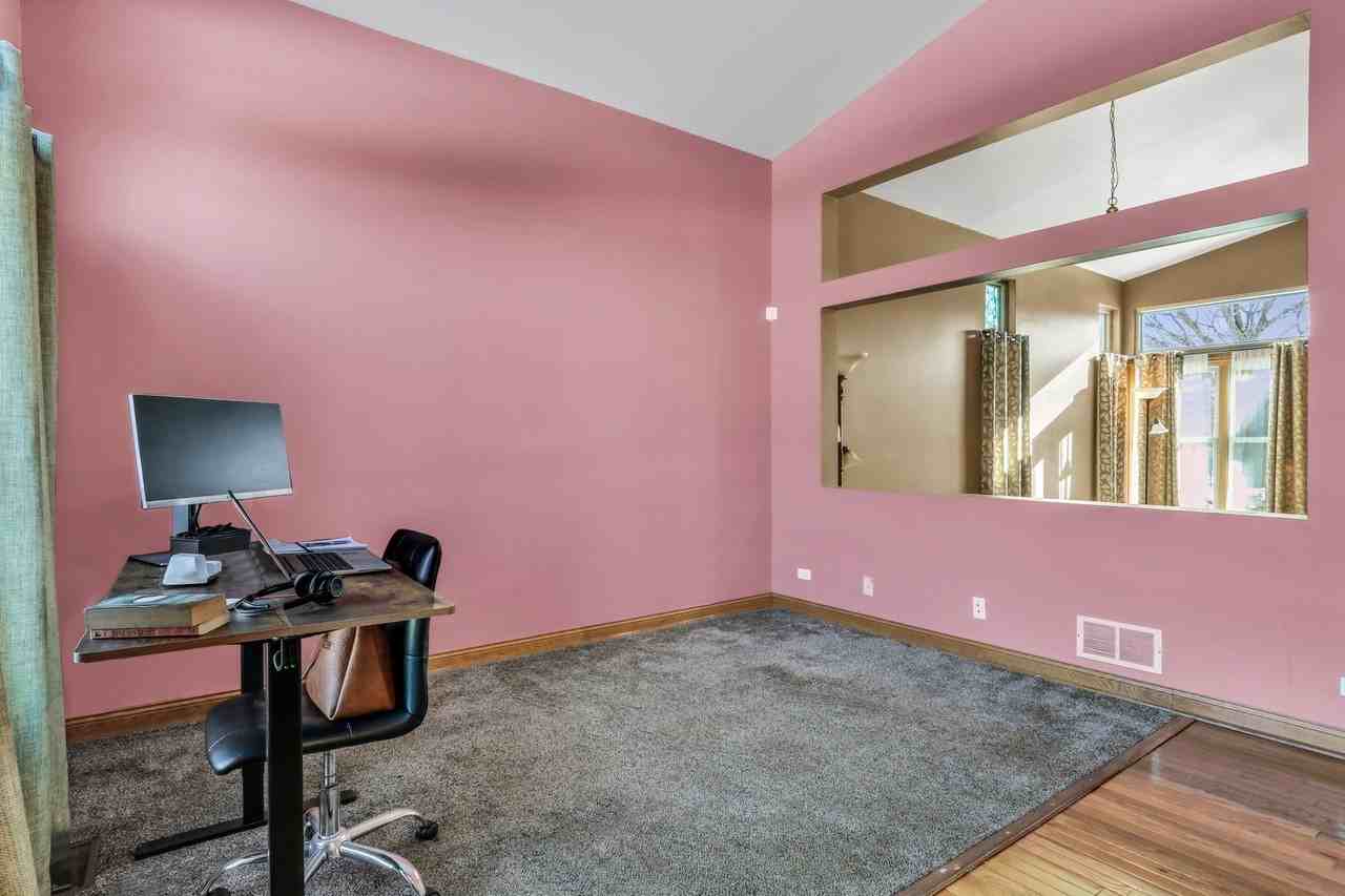 1223 S Elder Ln - Photo 5 of 31