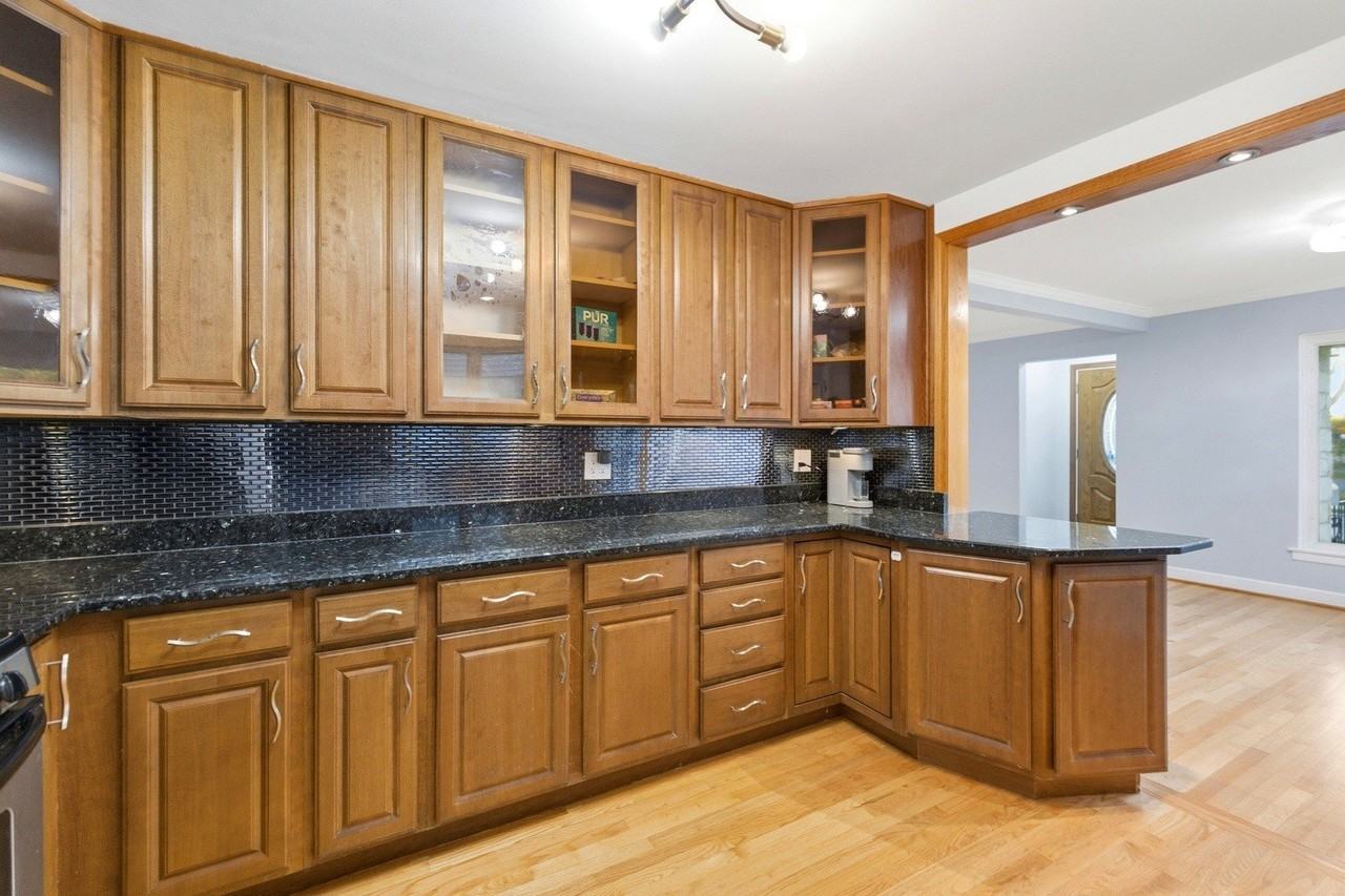 4656 N Narragansett Ave - Photo 7 of 41