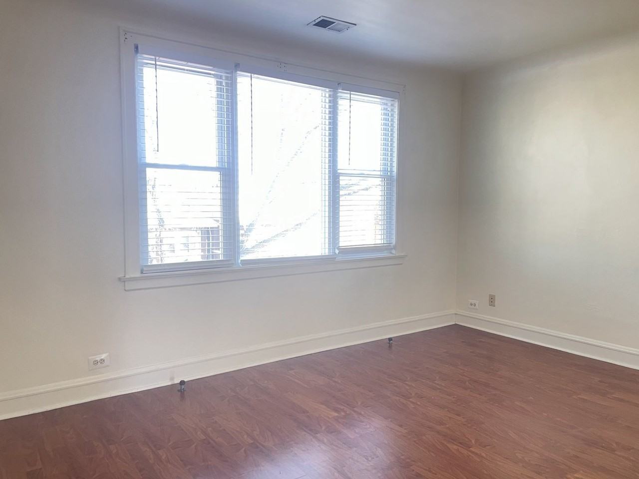 6214 S Kilpatrick Ave Apt 2 #2 - Photo 2 of 8