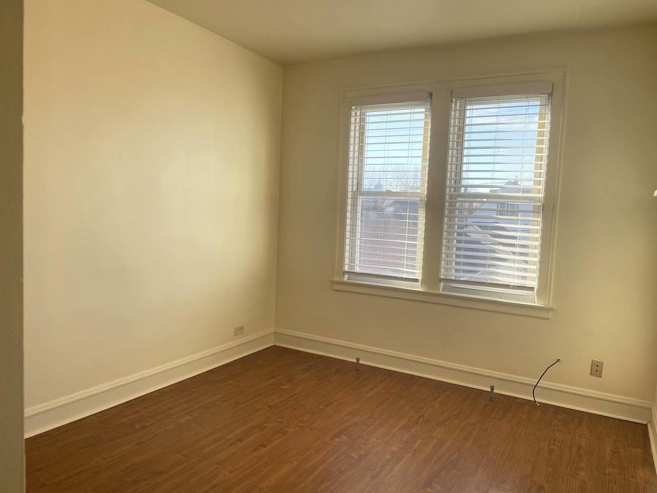 6214 S Kilpatrick Ave Apt 2 #2 - Photo 7 of 8