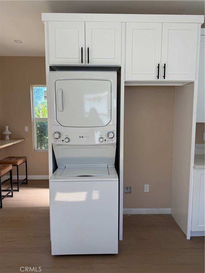 751 E G St #B - Photo 4 of 16