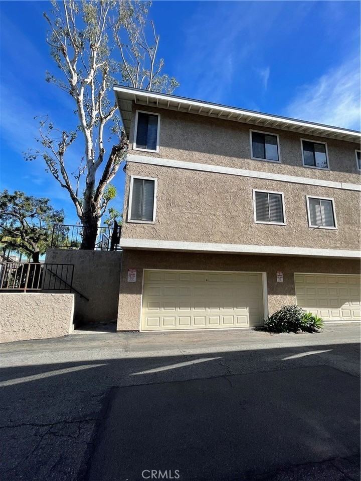 208 W Olive Ave #B - Photo 2 of 13