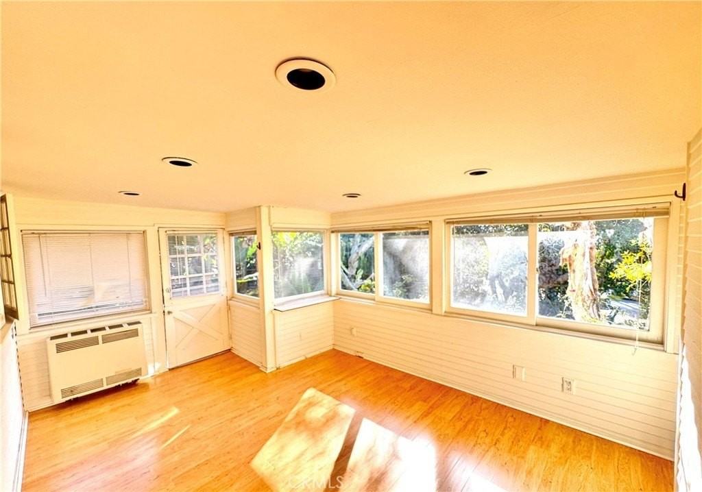 1742 Catalina #A - Photo 4 of 6