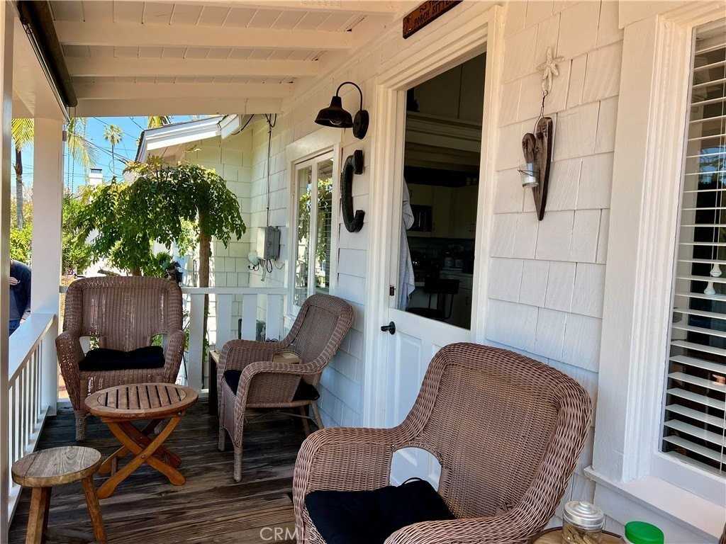 1262 Catalina - Photo 2 of 32