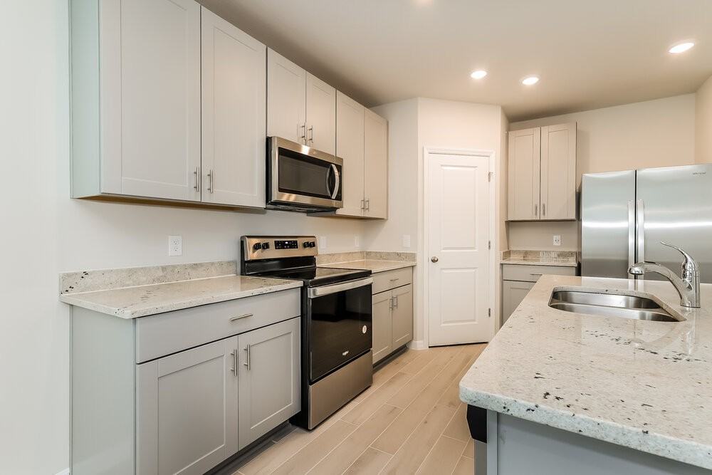 1134 Oak Valley Dr - Photo 7 of 16