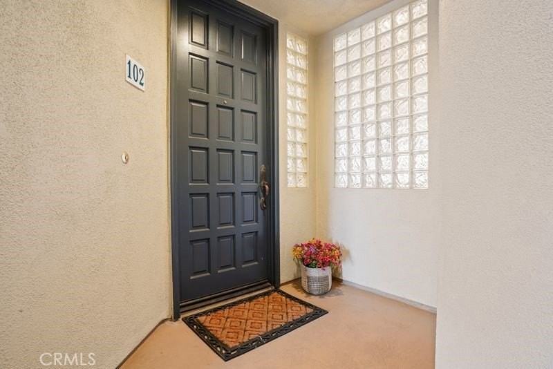 4167 Warner Ave - Photo 3 of 25