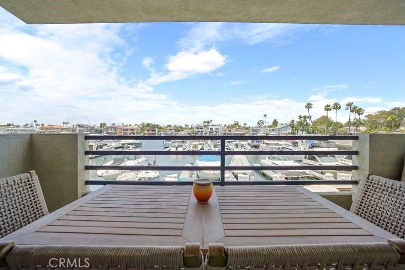 4167 Warner Ave - Photo 7 of 25