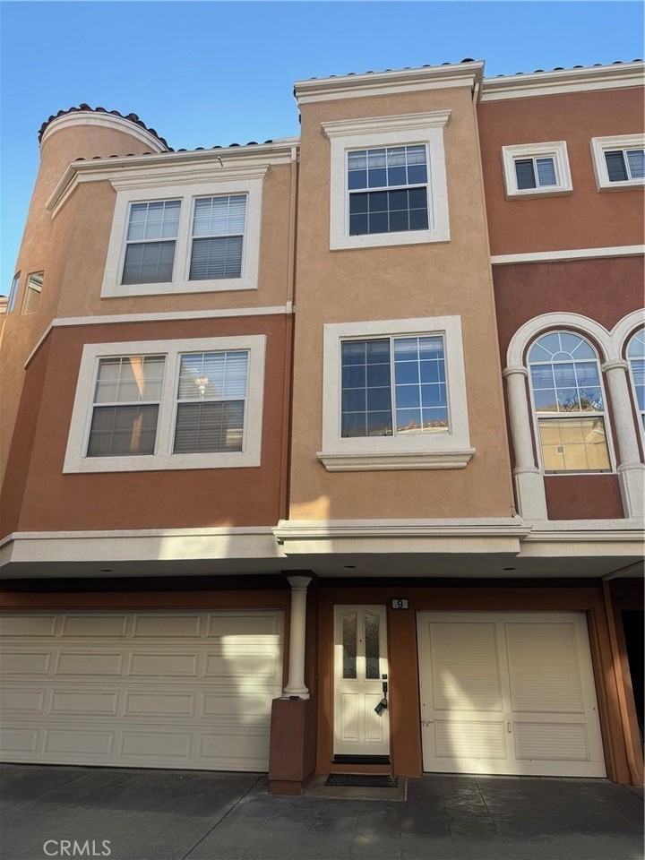 9 Torrigiani Aisle - Photo 2 of 27