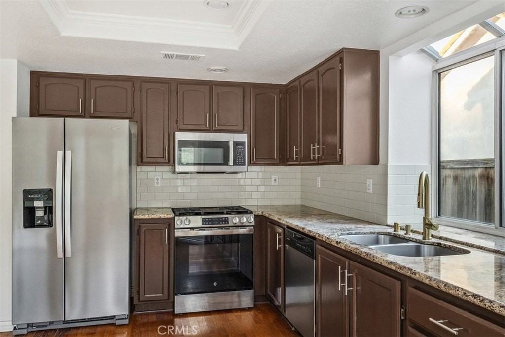 25952 Miramonte Dr - Photo 4 of 10