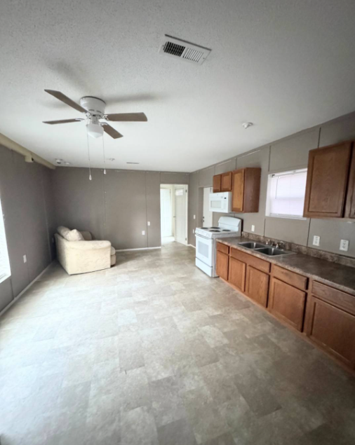 12106 Diana Dr #1 - Photo 2 of 5