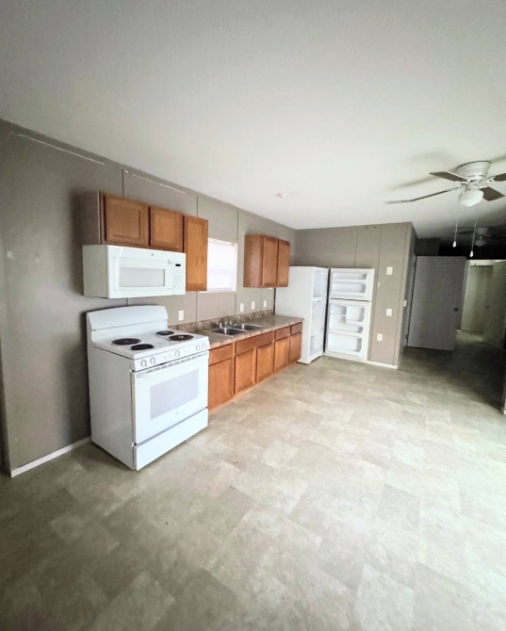 12106 Diana Dr #1 - Photo 4 of 5