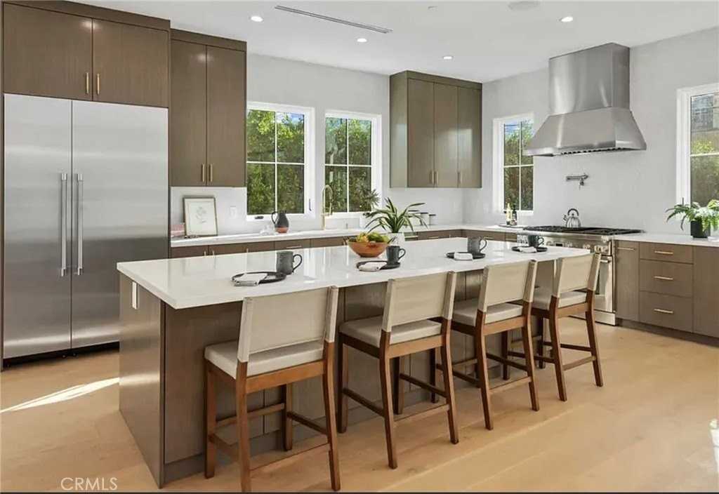 2371 Midvale Ave - Photo 3 of 15