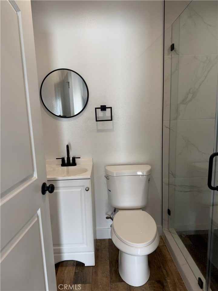 523 1/2 W 78th St - Photo 7 of 10