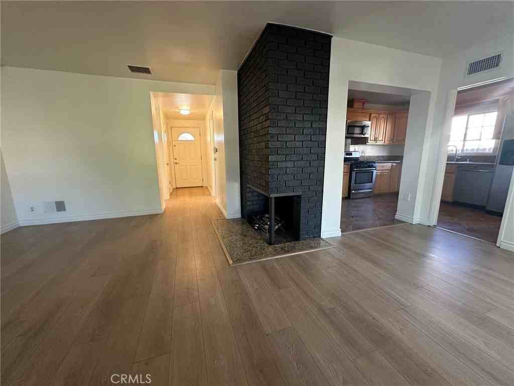 7754 Loma Verde Ave - Photo 4 of 34