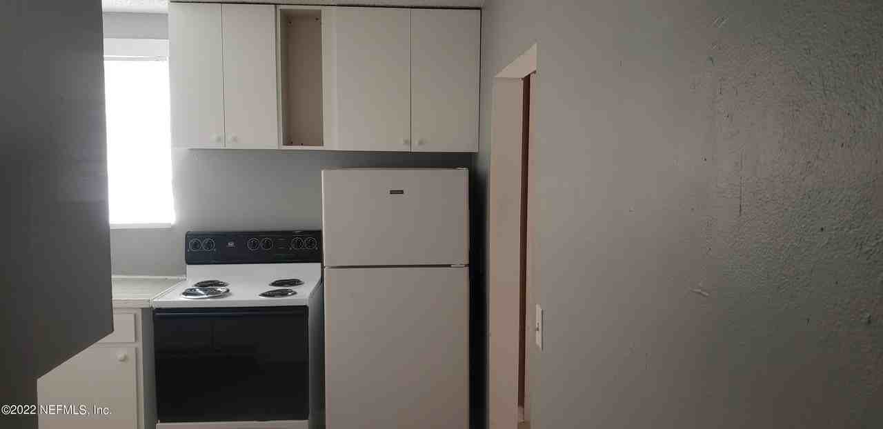 1923 Fairfax St - Photo 4 of 6