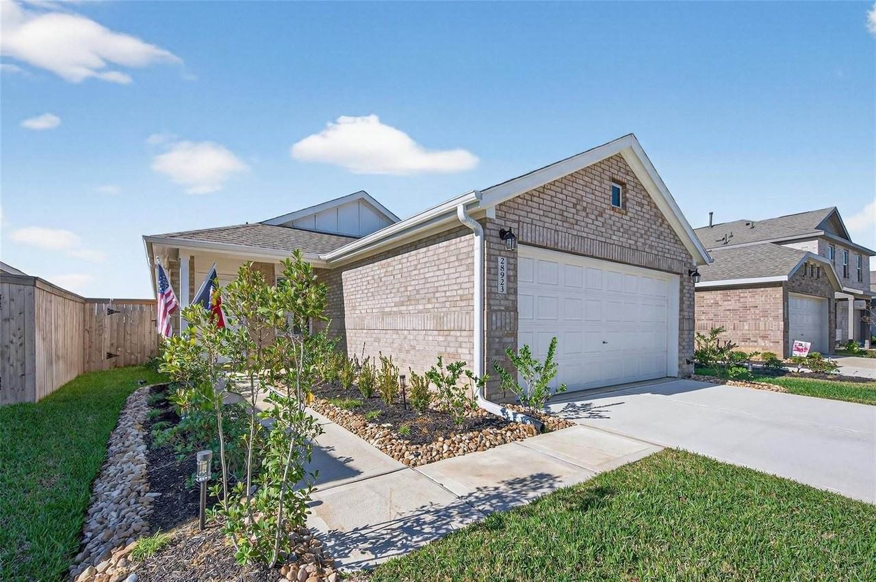 28923 Great Canyon Dr - Photo 2 of 38