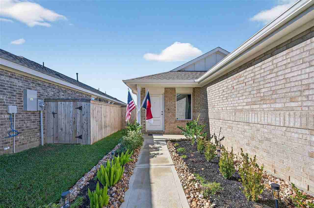 28923 Great Canyon Dr - Photo 3 of 38