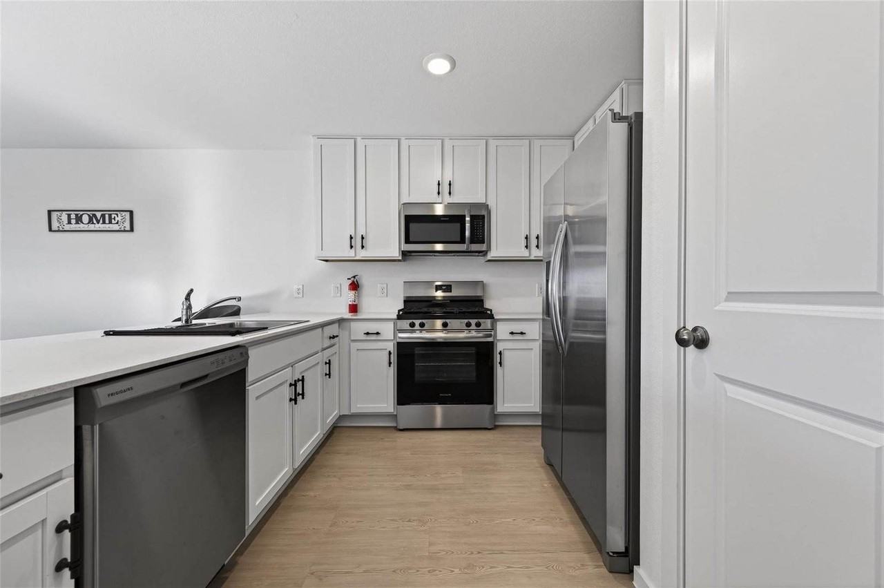 28923 Great Canyon Dr - Photo 5 of 38