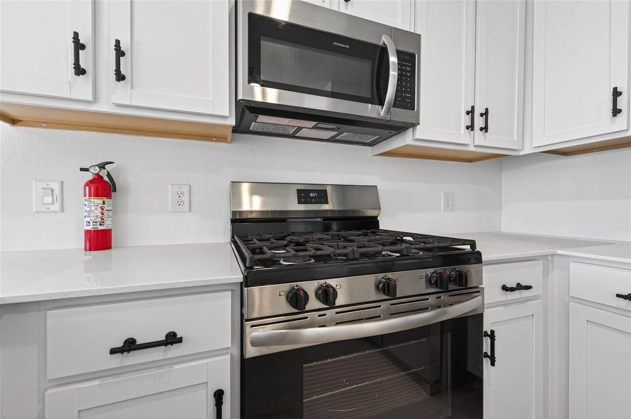 28923 Great Canyon Dr - Photo 6 of 38