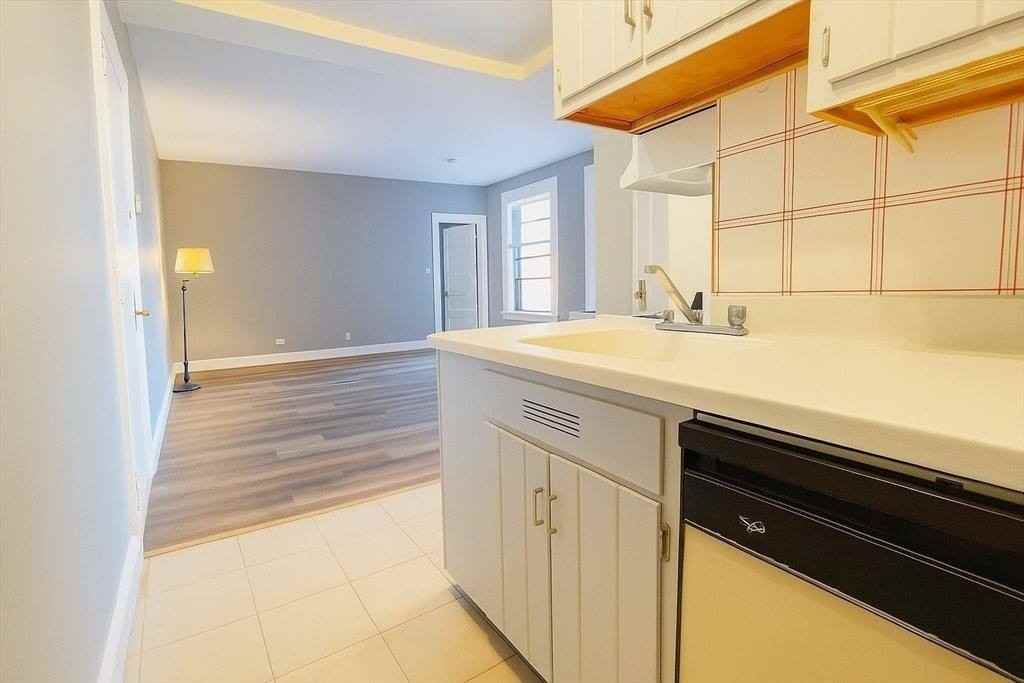 140 Chestnut St #709 - Photo 4 of 18