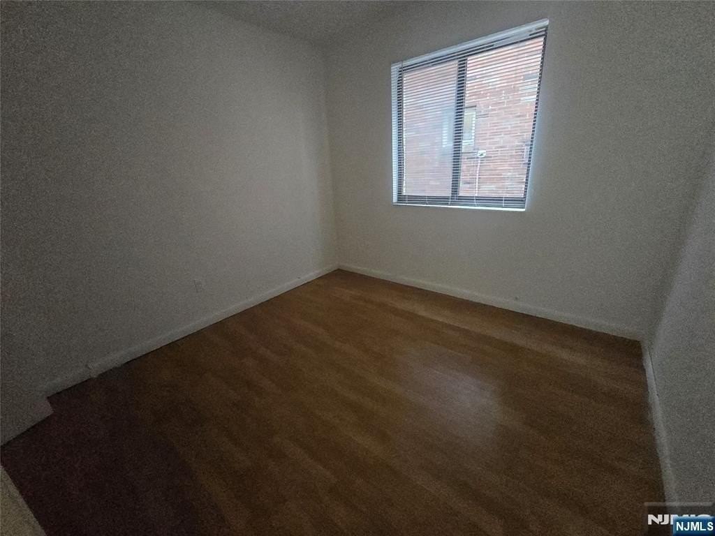 183 Palisade Ave Apt 2b - Photo 6 of 7