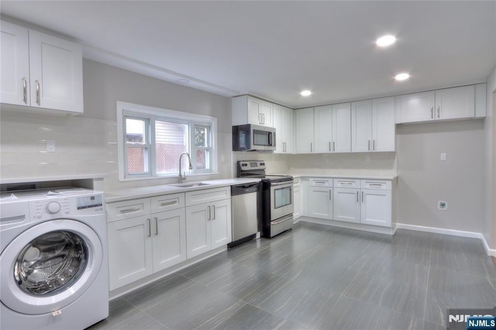 109 Division Ave - Photo 3 of 12