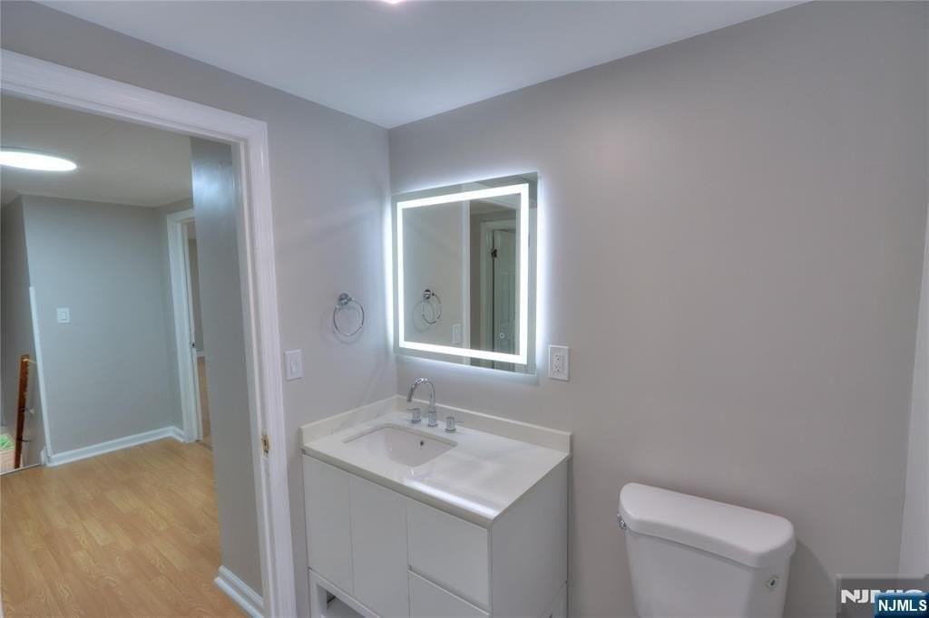 109 Division Ave - Photo 6 of 12