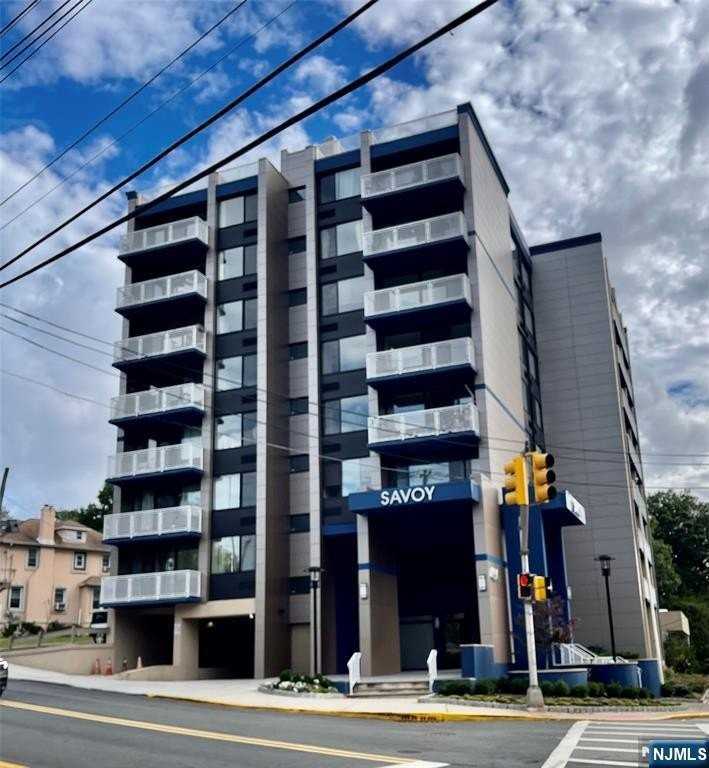 464 Gorge Rd - Photo 2 of 7