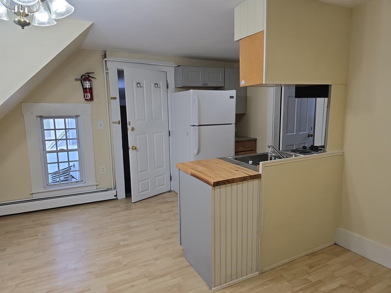 165 S Main St #6 - Photo 7 of 10