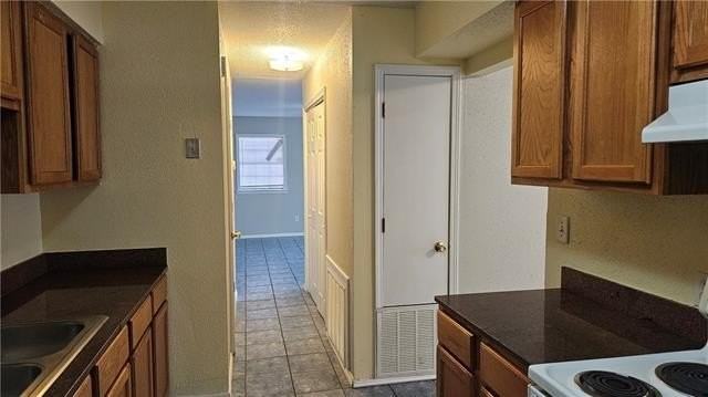 312 W Esplanade Ave - Photo 4 of 17