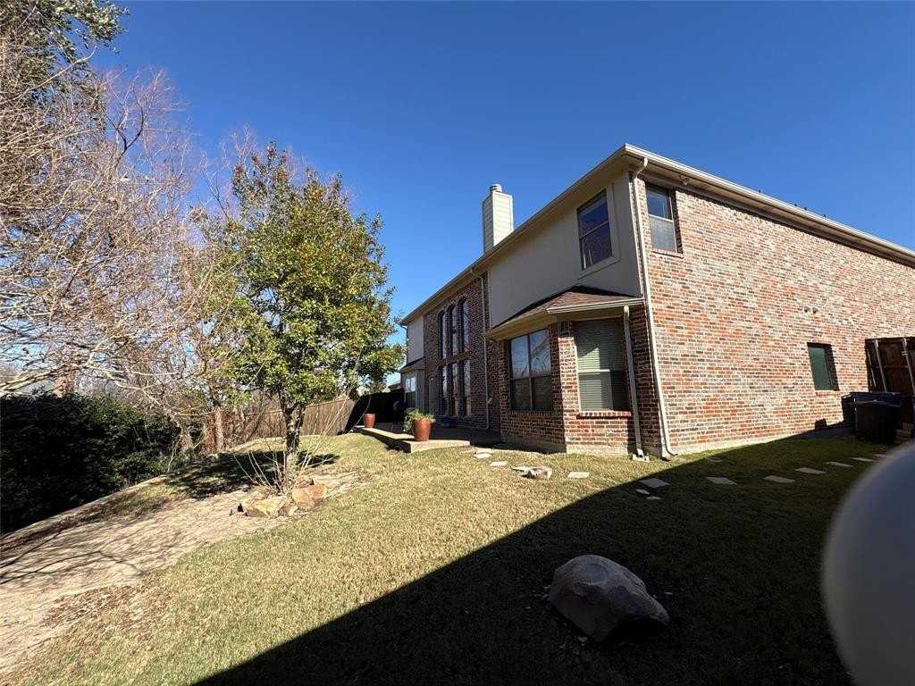 1904 Templegate Dr - Photo 3 of 33