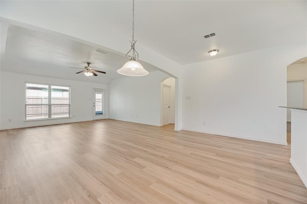 2401 Sun Creek Dr - Photo 7 of 22