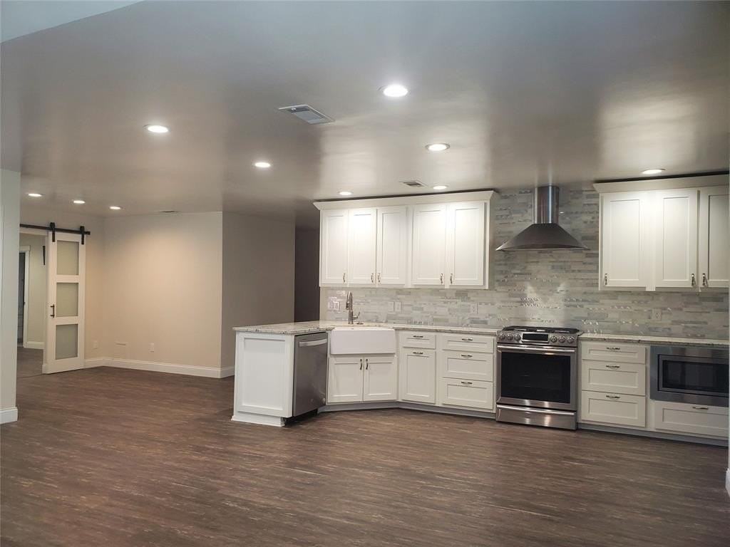 1805 Roxton Ct - Photo 3 of 24