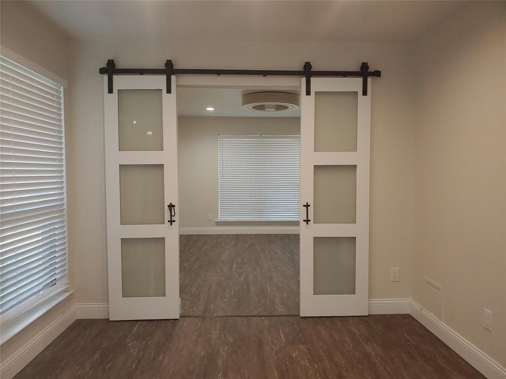 1805 Roxton Ct - Photo 5 of 24