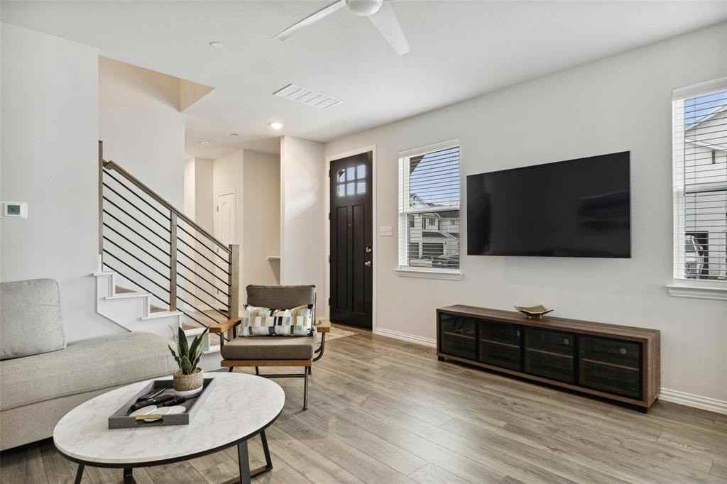 1200 Lamar Dr - Photo 3 of 21