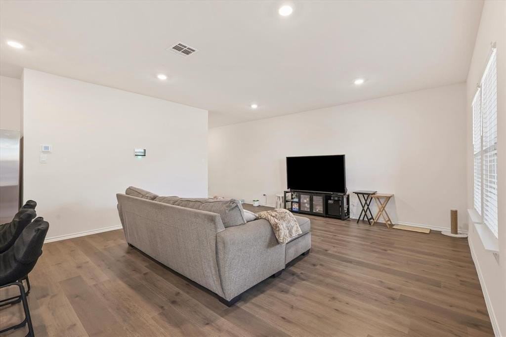 3329 Watterson Way - Photo 7 of 36