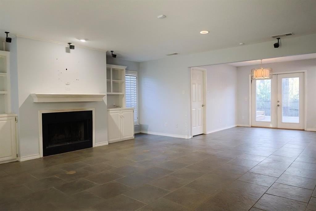 740 Peavy Rd - Photo 3 of 18