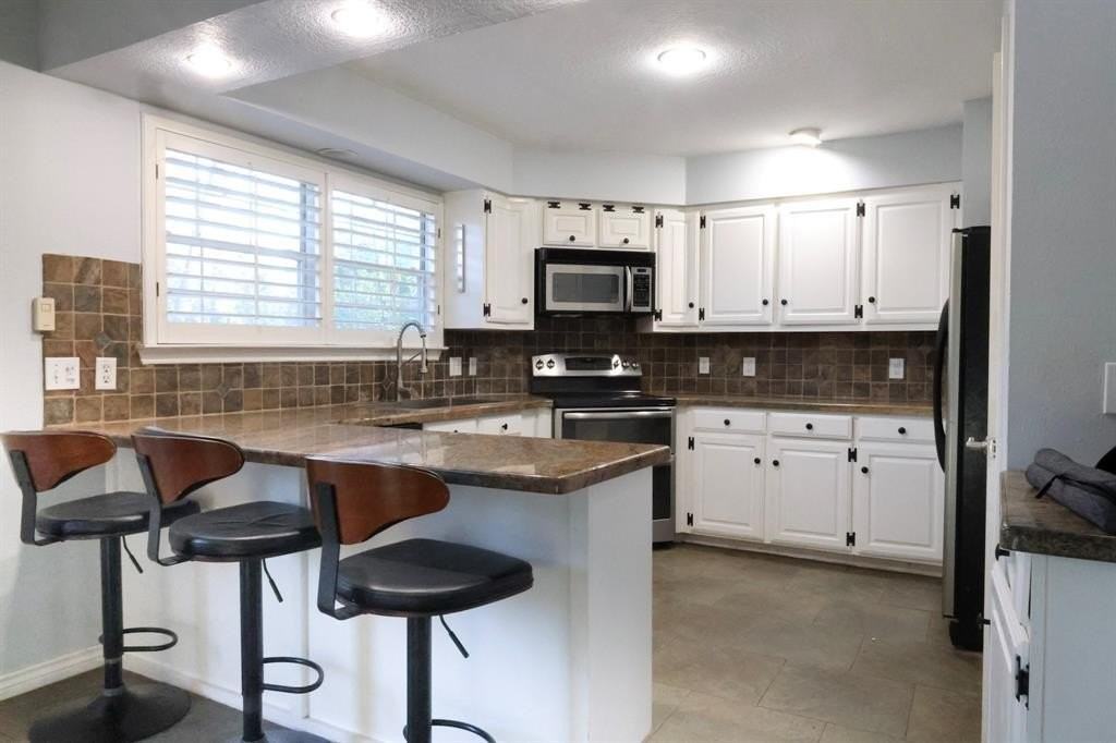 740 Peavy Rd - Photo 5 of 18