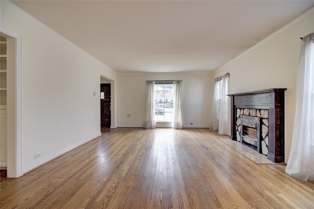 5419 Longview St - Photo 5 of 32